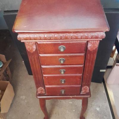 Jewelry chest