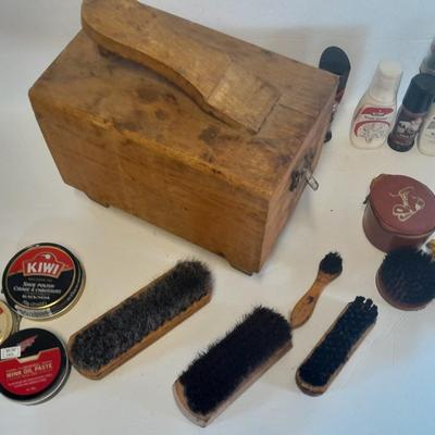 Antique wooden Esquire Show Valet De Luxe with shoeshine accessories