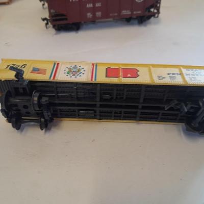 Model Train cars and accessories