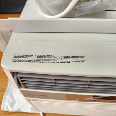 Frigidaire 6,000 BTU Window Room Air Conditioner  w Remote Tested Working