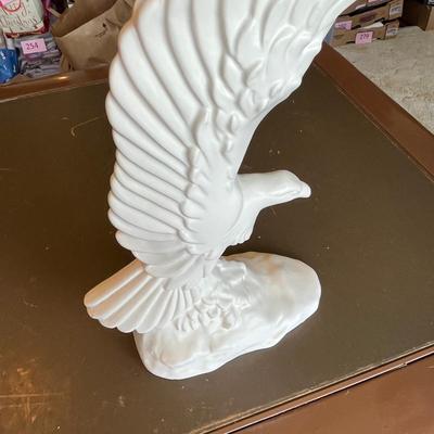 Eagle Matching Matte White Vases