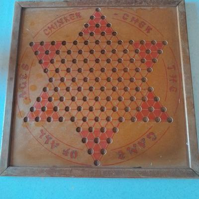 Vintage wooden Brown Mfg. Chinese Checkers Board Chinkerchek " The Game of all ages"