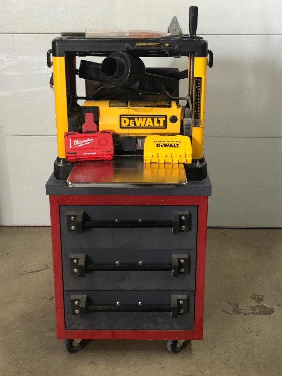 LOT 23M DeWalt 12 1/2" Thickness Planer DW733 Mounted to Cart