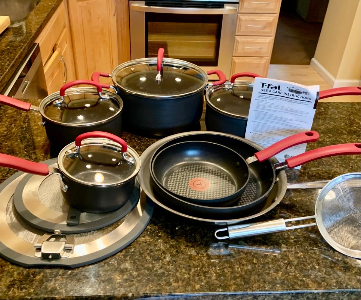 LOT112 TFal 4 Pots with Lids, 2 Fry Pans and More