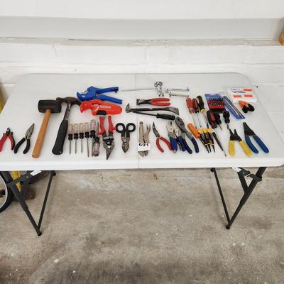 Large Lot of Tools Craftsman, DeWalt, Wiss, Wire Cutters, Ridgid, Kobalt