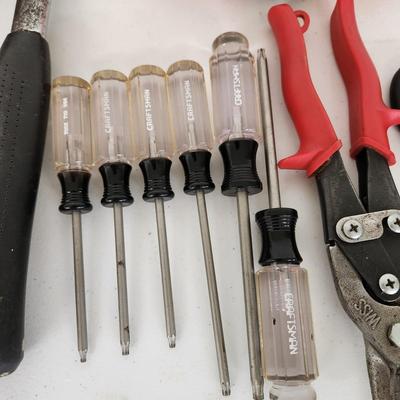 Large Lot of Tools Craftsman, DeWalt, Wiss, Wire Cutters, Ridgid, Kobalt