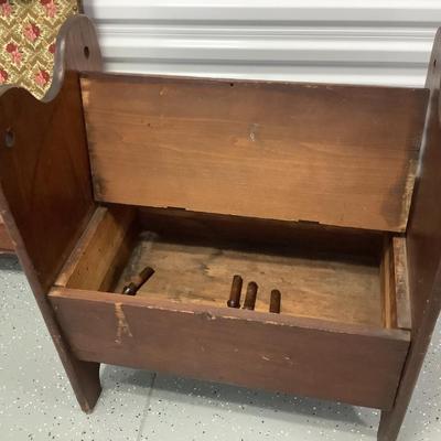 Old Tavern Table Seat with storage Wood and Fabric cover Table 31