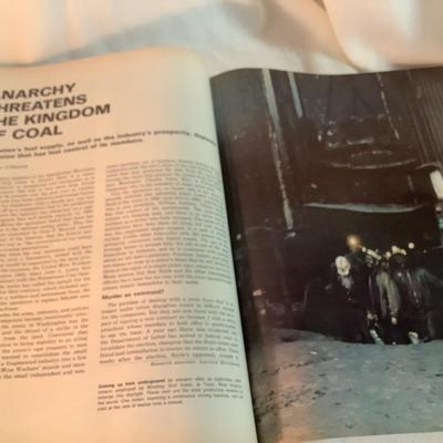 Vintage Magazine-Fortune January 1971  13'H 10"W