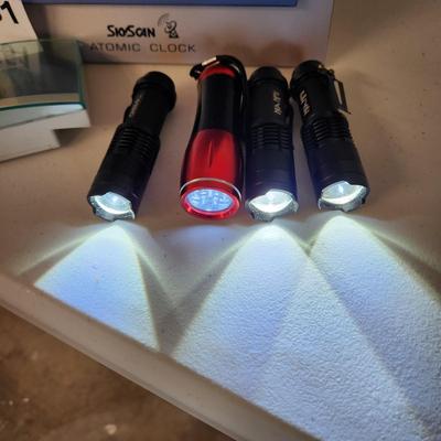 Household Lot Sky Scan Atomic Clock, Holmes Temp & Humidity ,4 mini Led Lights