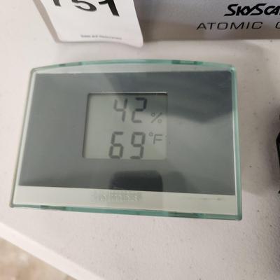 Household Lot Sky Scan Atomic Clock, Holmes Temp & Humidity ,4 mini Led Lights