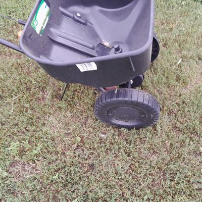 Scott's Turf builder Mini Broadcast spreader
