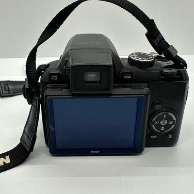 Nikon Coolpix P90 12.1 MP 24x / 4x 3.0" LCD Digital Camera w/Charger