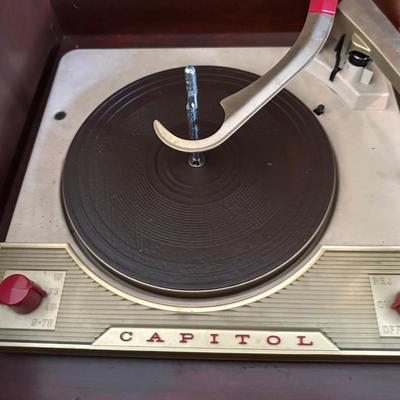 Vintage Record Player / Radio  (see description)