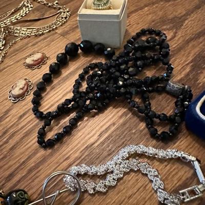 Mixed lot of Vintage costume Jewelry