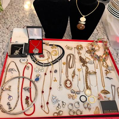 Vintage Costume Jewelry Lot