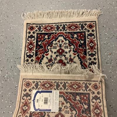 Kirman Lambswool rug 100% Olefin 20" x 42" , Arak, jute and polyester backing