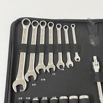 CRAFTSMAN ~ Sixty Six (66) Piece Mechanics Tool Set