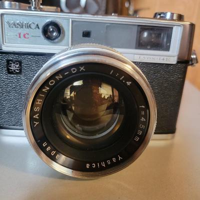 Pentax 35mm Camera Bodies, Lenses and Accessories (M-DW)