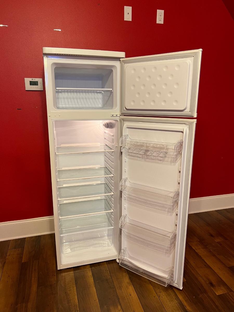 IGLOO Household Refrigerator *Read Details