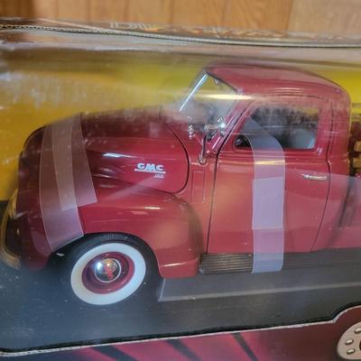 Chevy and GMC Die Cast Trucks (M-DW)