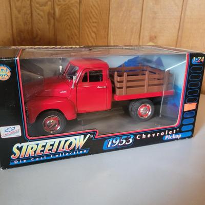 Chevy and GMC Die Cast Trucks (M-DW)