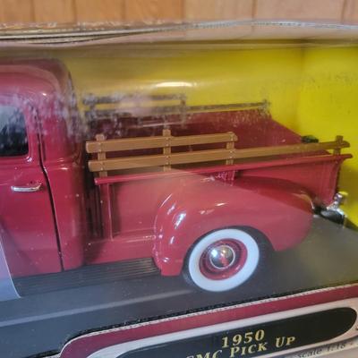 Chevy and GMC Die Cast Trucks (M-DW)