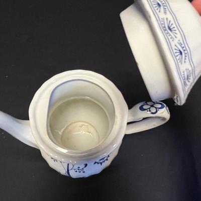 Blue Willow China & More (M-RG)