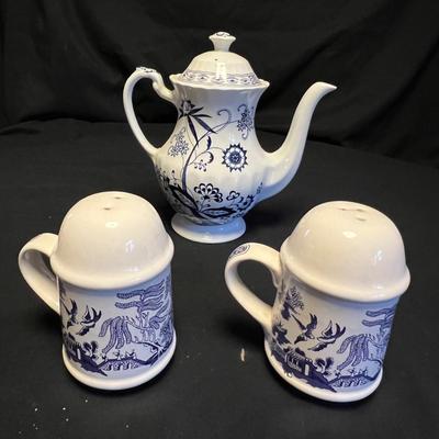 Blue Willow China & More (M-RG)