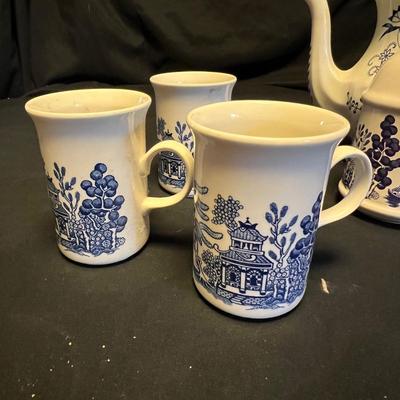 Blue Willow China & More (M-RG)