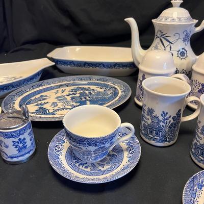 Blue Willow China & More (M-RG)