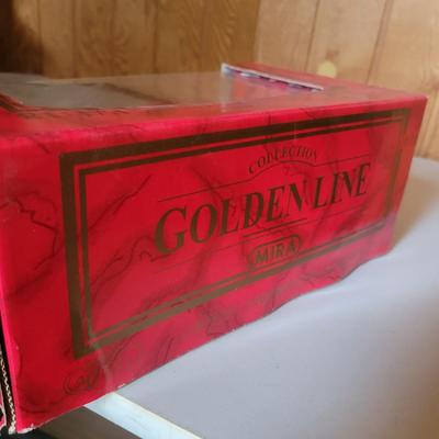 Die Cast Ford and Chevy Trucks (M-DW)