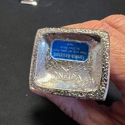 Silver Tea Urn & More Fine Dining Tableware (M-RG)