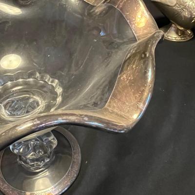 Silver Tea Urn & More Fine Dining Tableware (M-RG)