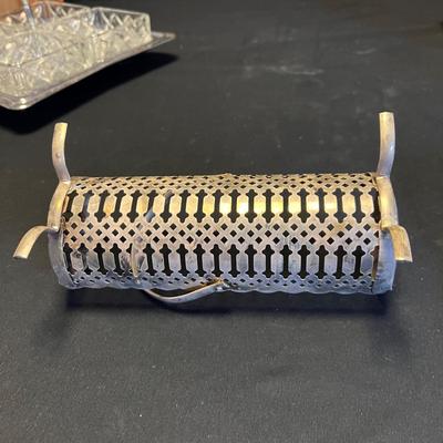 Silver Tea Urn & More Fine Dining Tableware (M-RG)