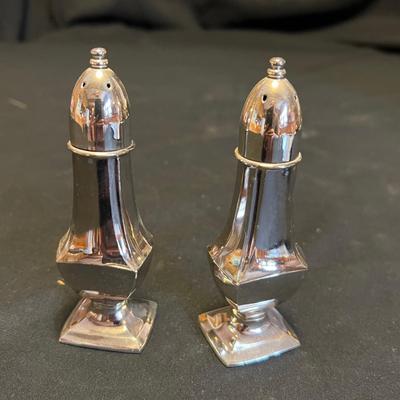 Silver Tea Urn & More Fine Dining Tableware (M-RG)