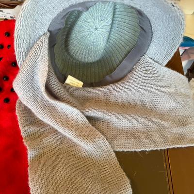 Ladies Hats w/scarves