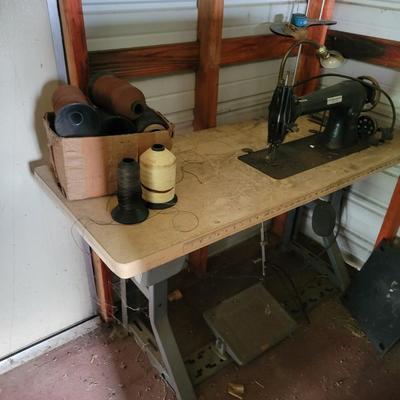 Singer 31-20 Industrial Sewing Machine and Thread (OB1-DW)