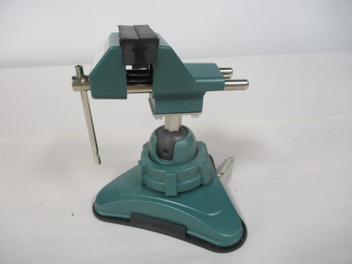 Central 2 3/4" Articulated Vacuum Vise