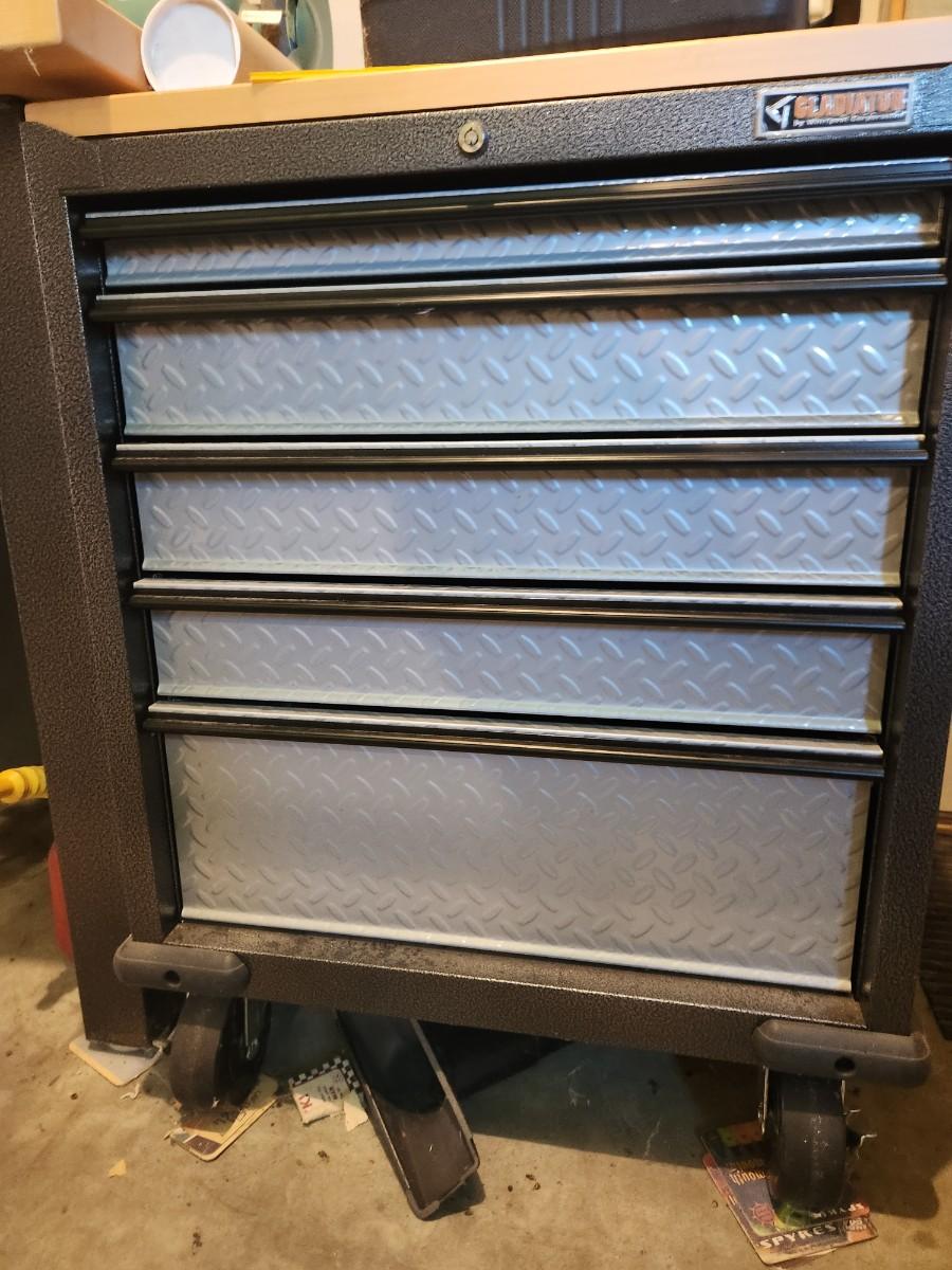 Gladiator tool chest