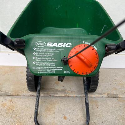 SCOTTS Small Basic Broadcast Spreader