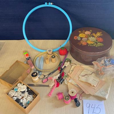 Sewing Tin w/buttons