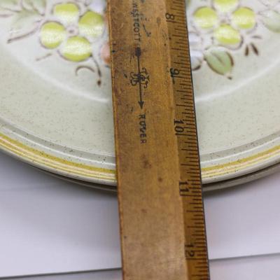 (4) Haindpainted Stoneware Plates