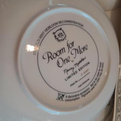 Six Franklin Mint Heirloom Numbered Limited Edition Persian cat plates with COA's