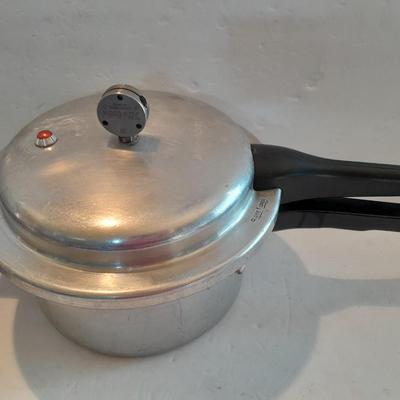 Complete Vintage MIRRO-MATIC Aluminum 4 Qt Pressure Cooker with wood handled Foley Food mill