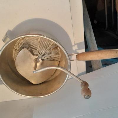 Complete Vintage MIRRO-MATIC Aluminum 4 Qt Pressure Cooker with wood handled Foley Food mill