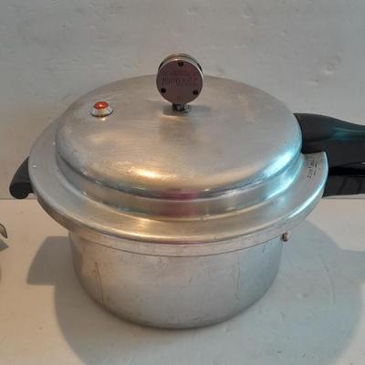 Complete Vintage MIRRO-MATIC Aluminum 4 Qt Pressure Cooker with wood handled Foley Food mill