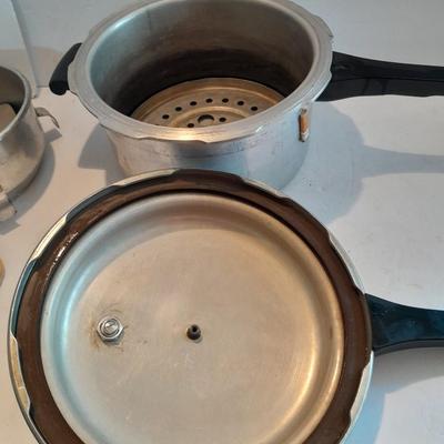 Complete Vintage MIRRO-MATIC Aluminum 4 Qt Pressure Cooker with wood handled Foley Food mill