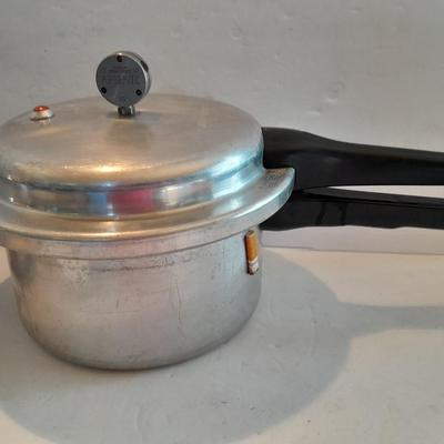Complete Vintage MIRRO-MATIC Aluminum 4 Qt Pressure Cooker with wood handled Foley Food mill