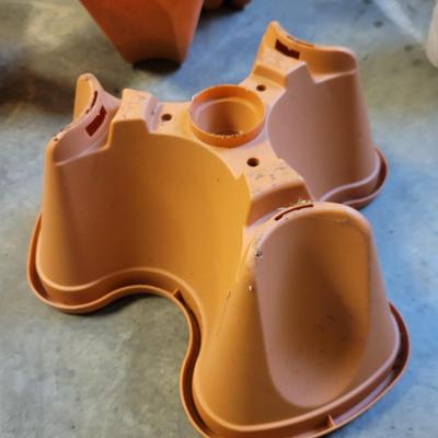 Pots and Planters (G-DW)