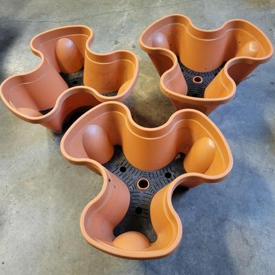 Pots and Planters (G-DW)